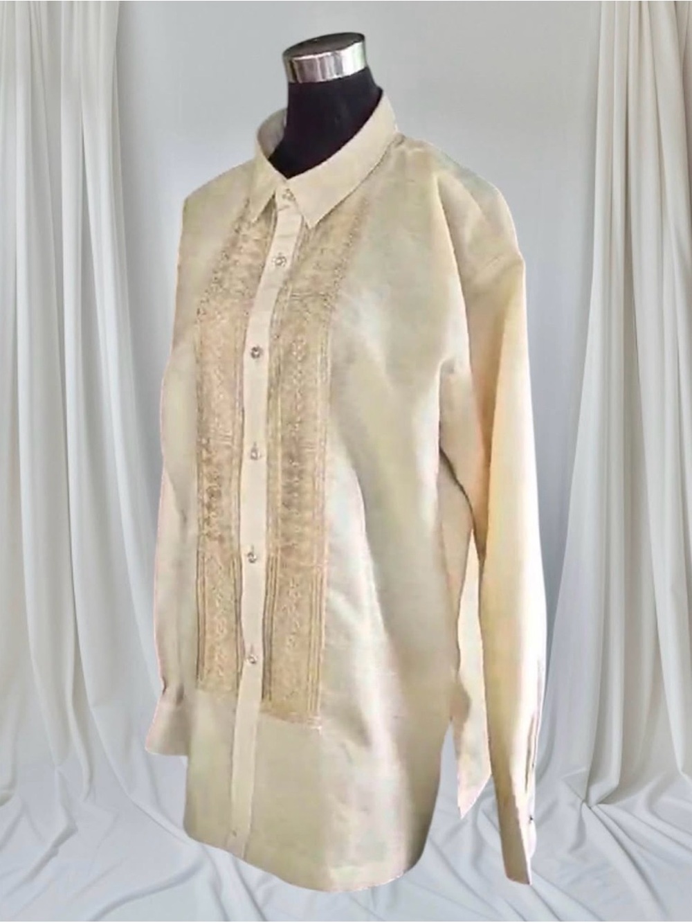 (BARONG TAGALOG)Classic Cream Men's Shirt with Embroidered Front